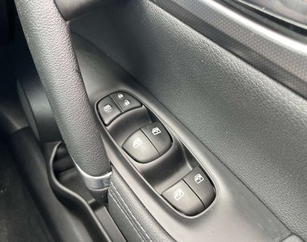 Nissan Qashqai 1.3 Qashqai N-Motion DiG-T 5dr 53
