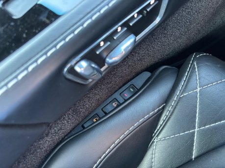 Aston Martin DBS Aston Martin DBS 6.0 V12 Ultimate Coupe (No. 16 of 100) | Carbon Black 39