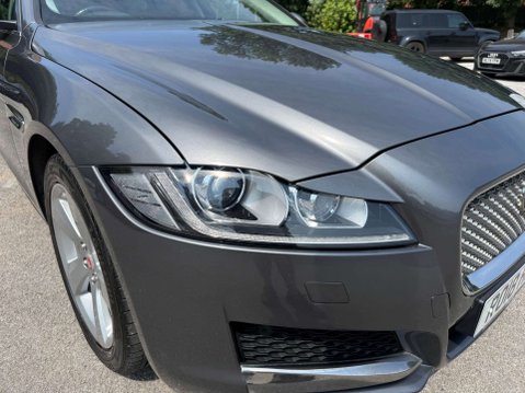 Jaguar XF 2.0 XF Portfolio D AWD Auto 4WD 5dr 49