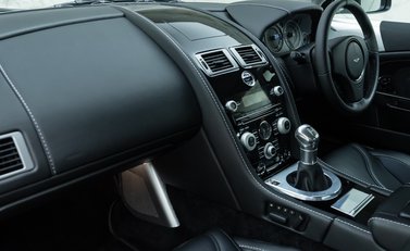 Aston Martin DBS V12 18