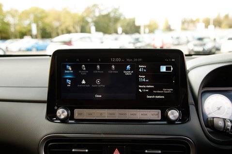 Hyundai KONA PREMIUM 23