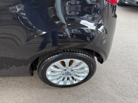 Ford Ka 1.2 Zetec Euro 4 3dr 27