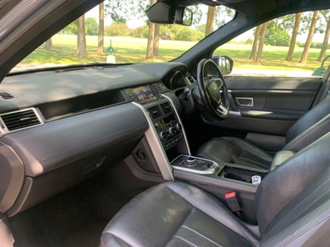 Land Rover Discovery Sport TD4 HSE BLACK 9