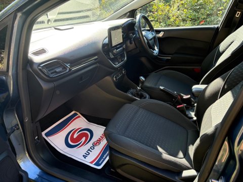 Ford Fiesta TITANIUM 16