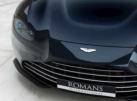 Aston Martin V8 Vantage Roadster 21
