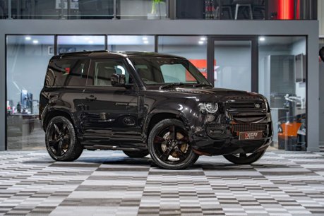 Land Rover Defender D300 X-Dynamic HSE