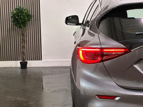 Infiniti Q30 1.5d SE Euro 6 (s/s) 5dr 49