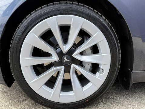 Tesla Model 3 Saloon 4dr Electric Auto RWD (241 bhp) 17