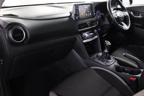 Hyundai KONA PREMIUM 34