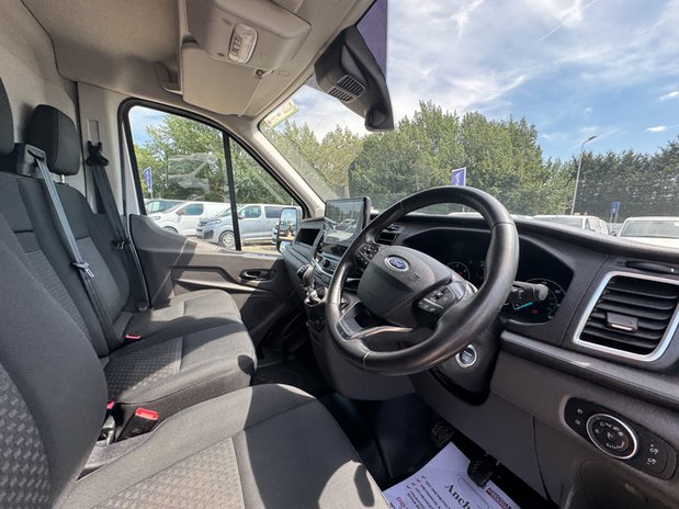 Ford Transit LWB L3H2 [SOLD KH] Medium Roof Trend 350 Air Con Alloys Sensors EURO 6 15