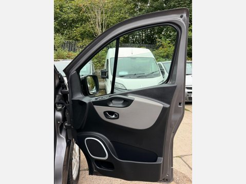 Renault Trafic 1.6 dCi ENERGY 27 Sport Nav Panel Van 5dr Diesel Manual SWB Standard Roof E 27