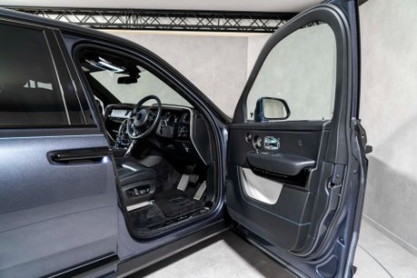 Rolls-Royce Cullinan V12. DYNAMIC PACKAGE. ACTIVE CRUISE. SHOOTING STAR HEADLINER. HUD 13