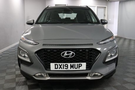 Hyundai KONA SE 2