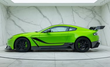 Aston Martin Vantage GT12 2