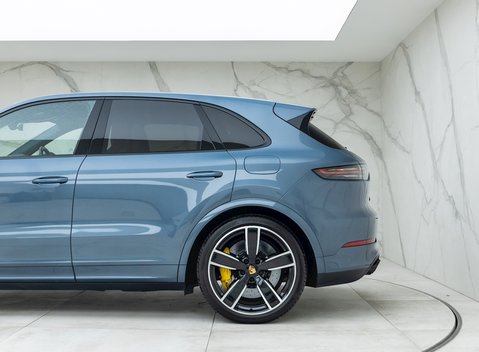 Porsche Cayenne TURBO S E-HYBRID 29