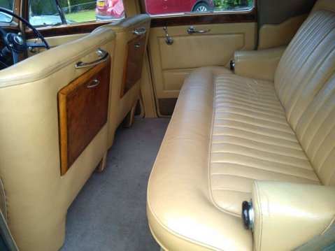 Bentley MK VI 4 1/4 LITRE 13