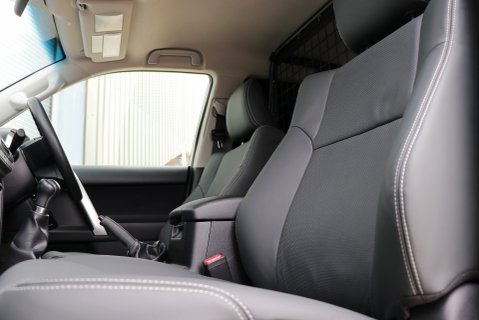 Land Cruiser Commercial 3