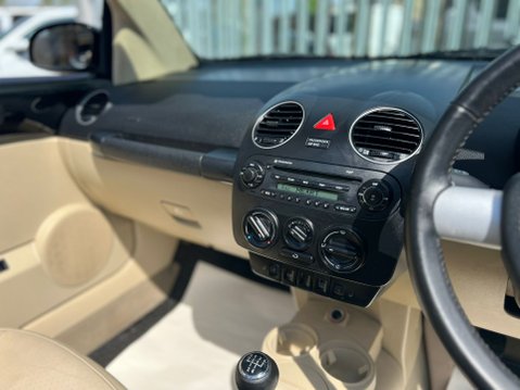 Volkswagen Beetle LUNA 16V 34