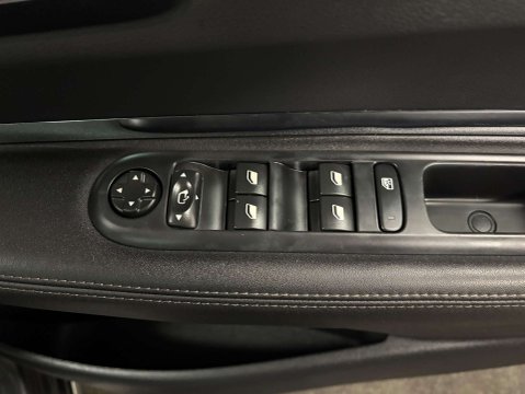 Peugeot 3008 BLUE HDI S/S ALLURE 15