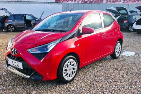 Toyota Aygo 1.0 VVT-I X-PLAY TSS LOOK! JUST 27000 MILES! LOW INSURANCE! 3