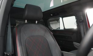 Volkswagen Id.Buzz GTX Heat Pump Front Massage Captains Seats 6 Seater Pano Roof  1 Owner VATQ 4