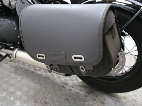 Triumph Bobber BONNEVILLE BOBBER 21
