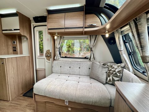 Coachman Laser 675 12