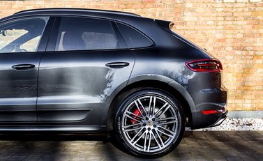 Porsche Macan Turbo 30