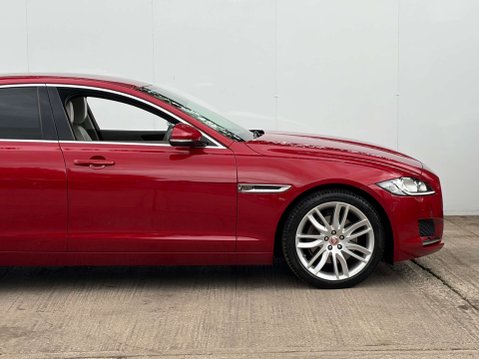 Jaguar XF 2.0 XF Portfolio D Auto 4dr 17