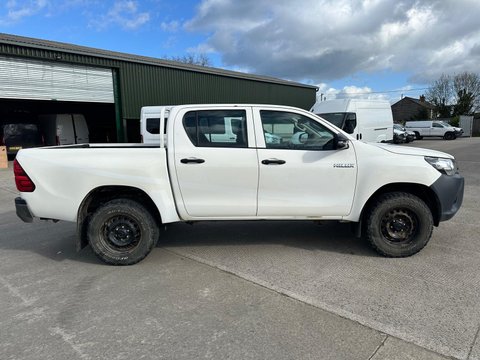 Toyota Hilux ACTIVE 4WD D-4D DCB 6