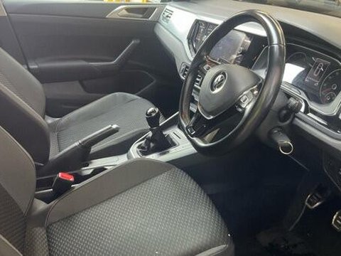 Volkswagen Polo 1.0 TSI Active Euro 6 (s/s) 5dr 12