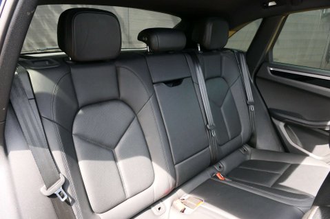 Porsche Macan 3.0 Macan S D Semi-Auto 4WD 5dr 24