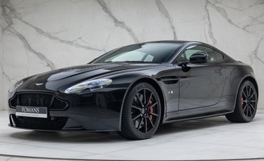 Aston Martin V12 Vantage S 1