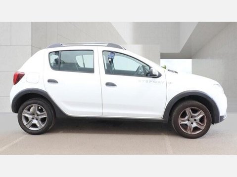 Dacia Sandero Stepway 0.9 TCe Essential Euro 6 (s/s) 5dr 3