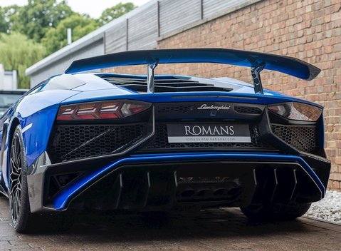 Lamborghini Aventador SV LP 750-4 Coupe 25