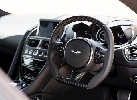 Aston Martin DBS Superleggera 11