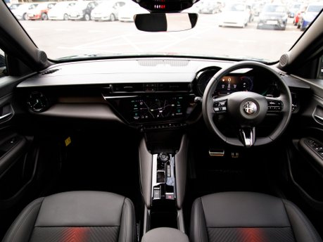 Alfa Romeo Junior TB IBRIDA DCT