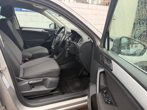 Volkswagen Tiguan 2.0 TDI SE Navigation DSG 4Motion Euro 6 (s/s) 5dr 57