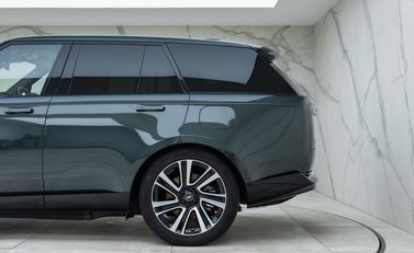 Land Rover Range Rover P440e HSE 27