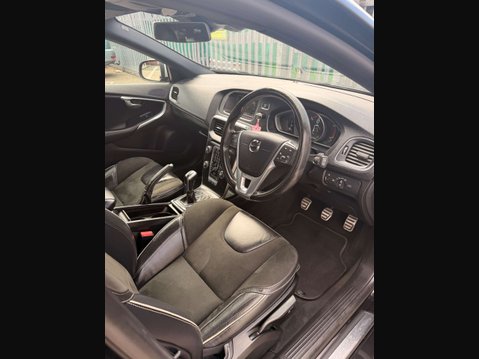 Volvo V40 2.0 V40 R-Design D2 5dr 15