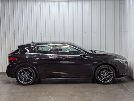 Infiniti Q30 2.1 Q30 Premium Tech D Semi-Auto 5dr 17