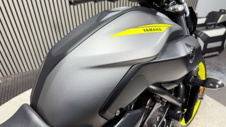 Yamaha MT-07 MT07 2018 ONLY 7K 1 OWNER FULL AKRAPOVIC LONG MOT 700CC 39