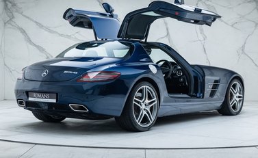 Mercedes-Benz SLS AMG 10
