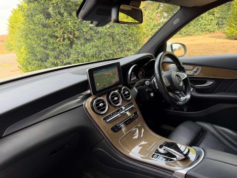 Mercedes-Benz GLC 3.0 GLC350d V6 AMG Line (Premium Plus) G-Tronic 4MATIC Euro 6 (s/s) 5dr 15