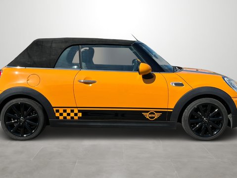 Mini Convertible 1.5 Cooper 2dr [Chili/Media Pack XL] 12