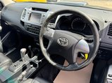 Toyota Hilux 3.0 D-4D Invincible Auto 4WD Euro 5 4dr 30