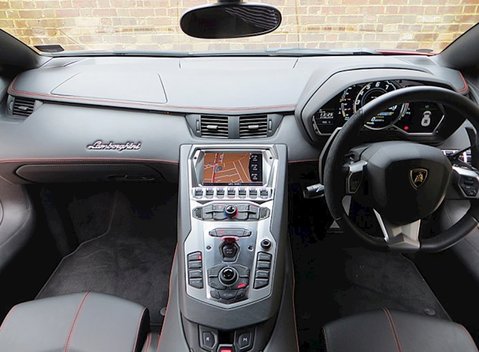 Lamborghini Aventador LP 700-4 11