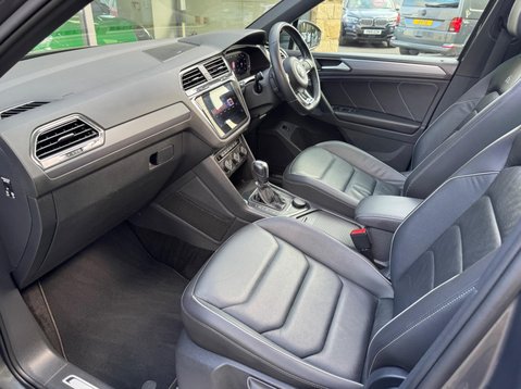 Volkswagen Tiguan R-LINE TECH TSI 4MOTION DSG 46