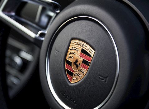 Porsche 911 Targa 4 GTS (991.2) 7