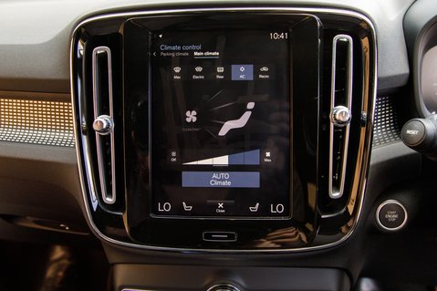 Volvo XC40 B4 R-DESIGN PRO AWD MHEV 33